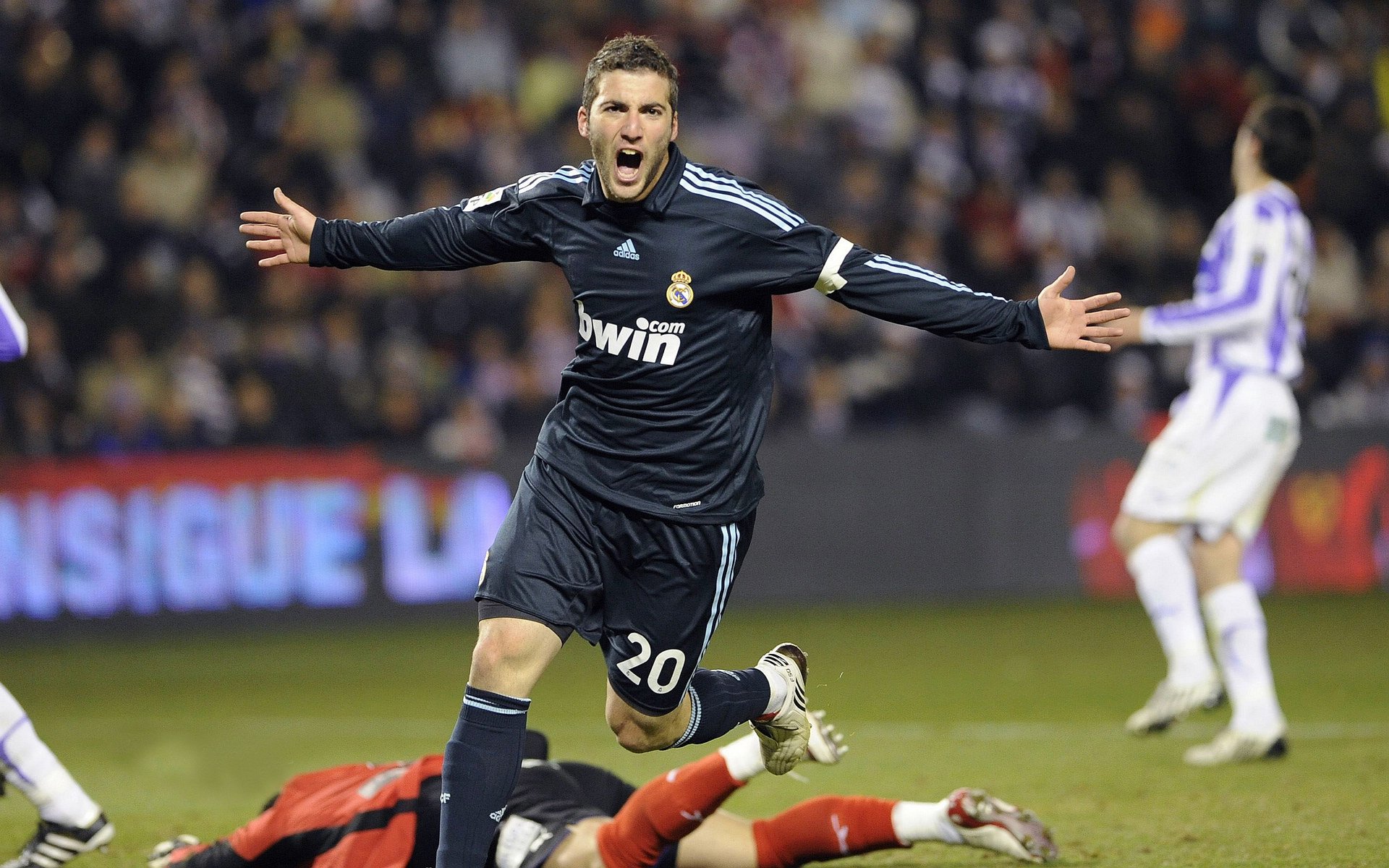 广东队节奏掌控广厦队，霍勒迪成为关键先生