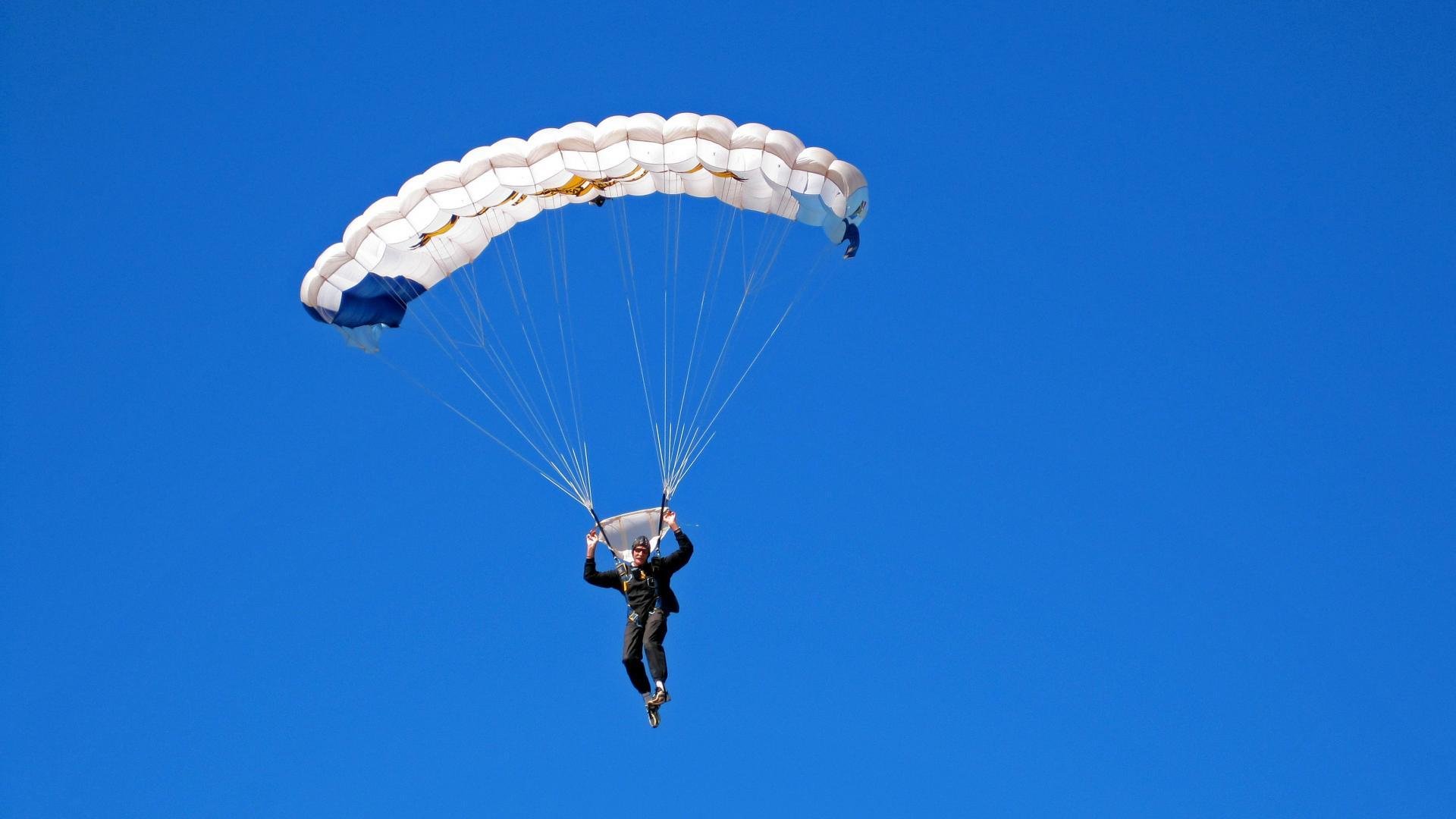 西甲国家德比焦点战，雷霆战术如何彻底压制魔术