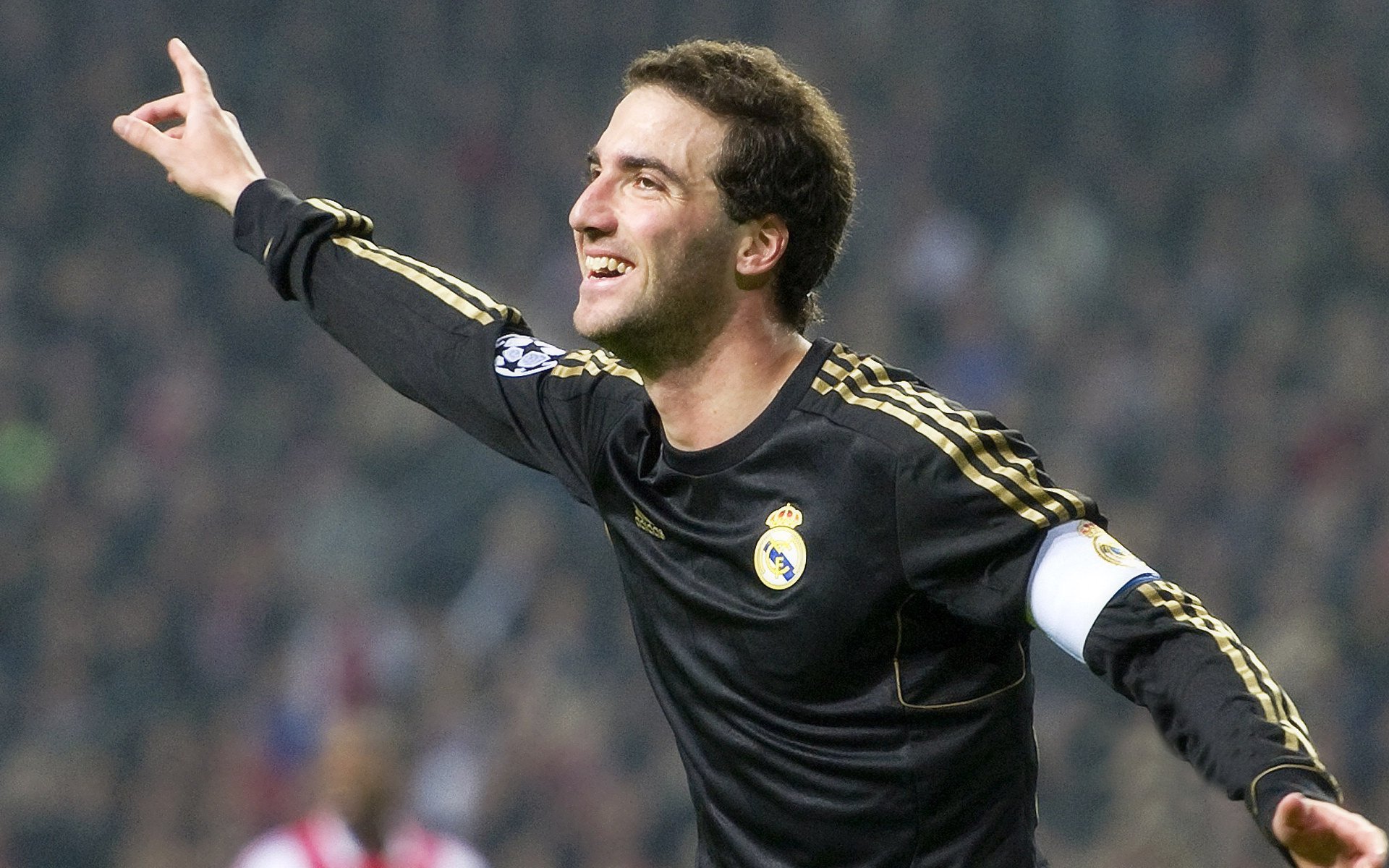 英超争冠焦点战,曼城最后时刻击穿玻利维亚铁壁,瓜帅战术革命暗藏南美密码